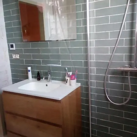 Hébergement de vacances Knusse Woning Met Tuin, 10 Min Wandelen Van Strand