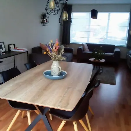 Hébergement de vacances Knusse Woning Met Tuin, 10 Min Wandelen Van Strand *