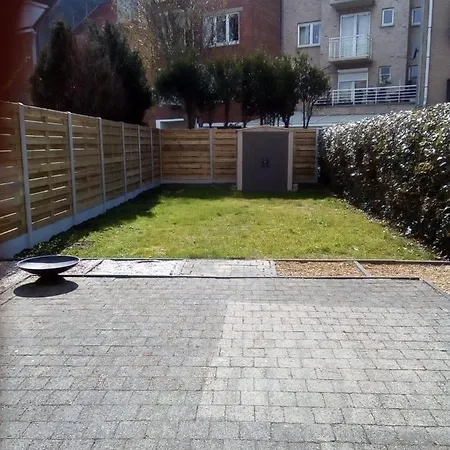 Knusse Woning Met Tuin, 10 Min Wandelen Van Strand * Ostende